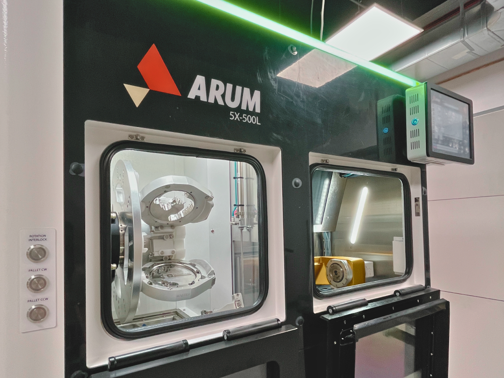 ARUM SX-500L milling machine at Elegant Dental Laboratory