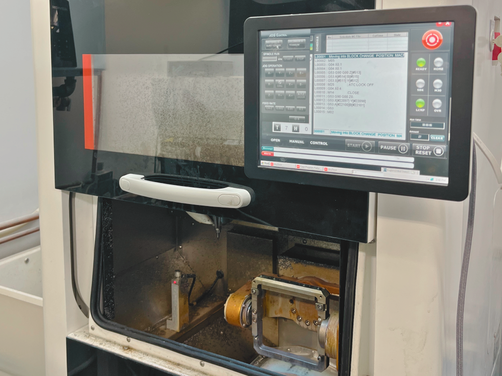 Milling machine with touchscreen control panel